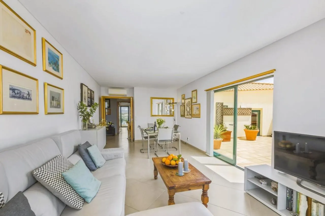 Penthouse Escape With Large Terrace, Pool & Garden Apartment Quarteira 0*,