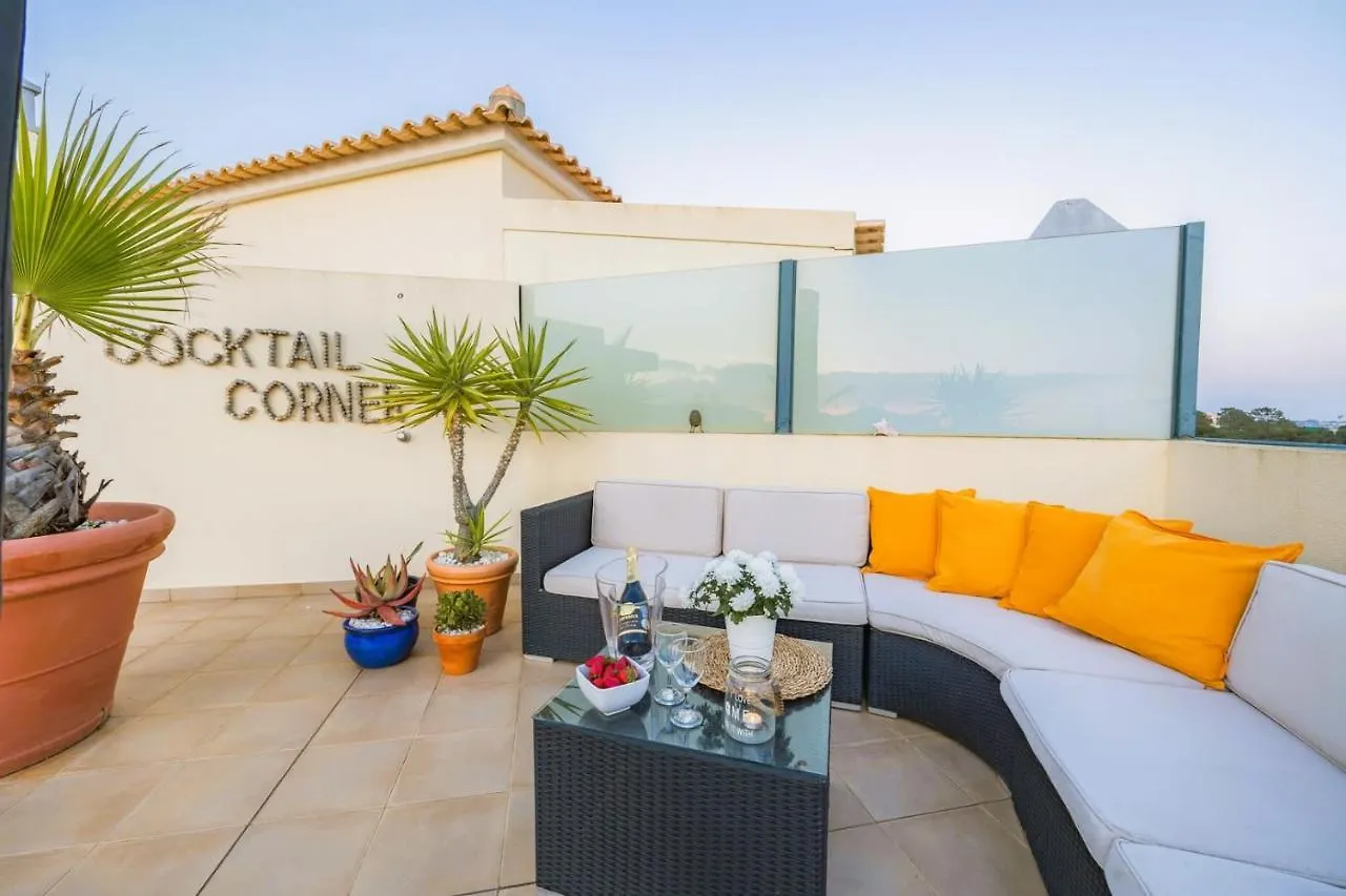 Penthouse Escape With Large Terrace, Pool & Garden Apartment Quarteira Portugal