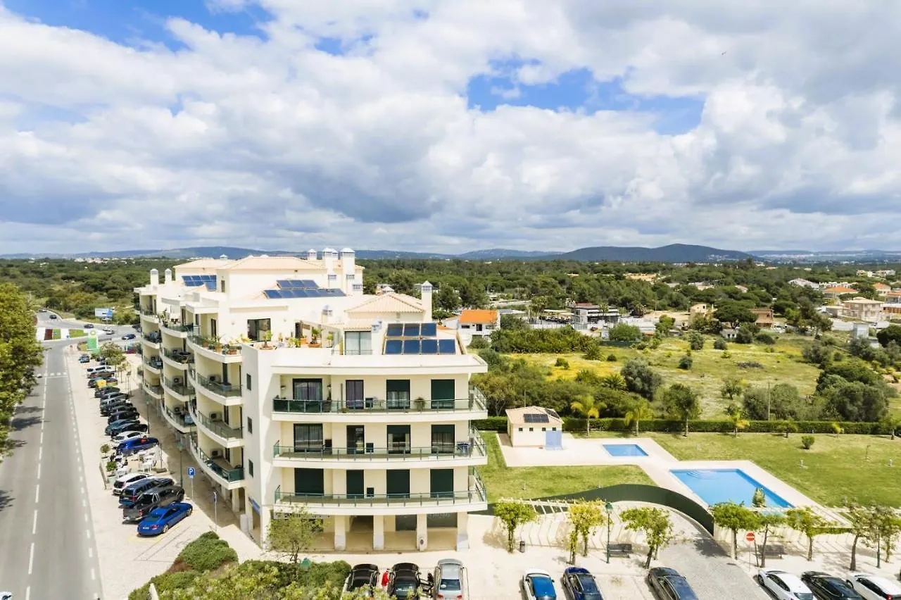 Penthouse Escape With Large Terrace, Pool & Garden Apartment Quarteira 0*,  Portugal