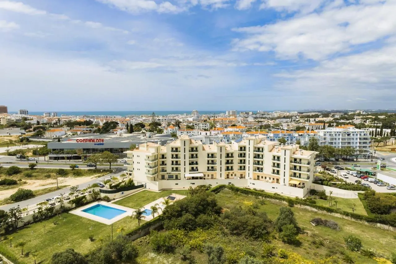 Penthouse Escape With Large Terrace, Pool & Garden Apartment Quarteira Portugal