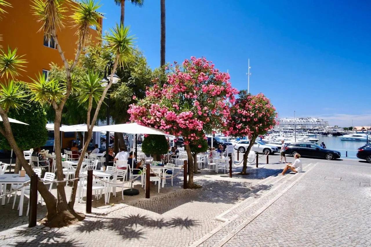 Penthouse Escape With Large Terrace, Pool & Garden Apartment Quarteira 0*,